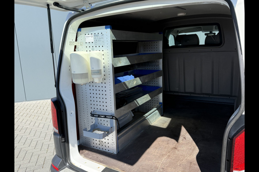 Volkswagen Transporter 2.0 TDI / L2H1 / 6-PERS DUBBELE CABINE / ZEER NETJES / ACHTERKLEP / INRICHTING / CRUISE