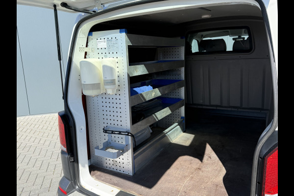 Volkswagen Transporter 2.0 TDI / L2H1 / 6-PERS DUBBELE CABINE / ZEER NETJES / ACHTERKLEP / INRICHTING / CRUISE