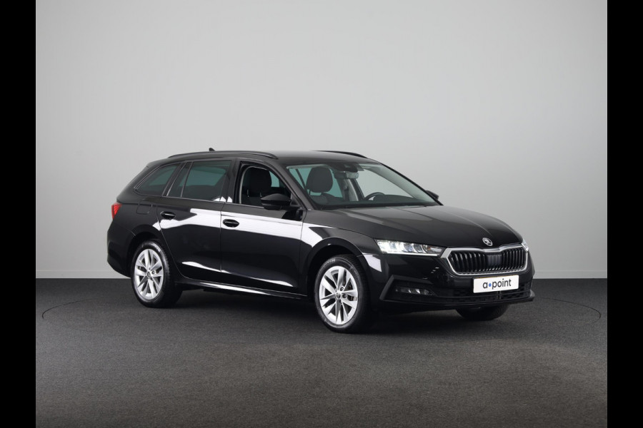 Škoda Octavia Combi 1.4 TSI iV PHEV Business Edition 204 pk Automaat (DSG) | Verlengde garantie | Navigatie | Trekhaak (wegklapbaar) | Parkeersensoren | Adaptieve cruise control | Stoelverwarming |