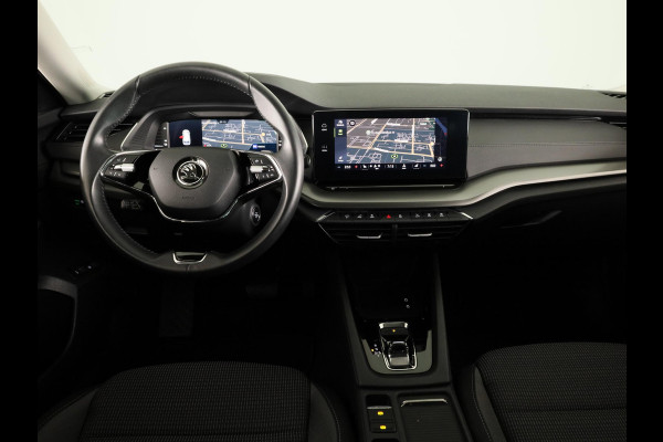 Škoda Octavia Combi 1.4 TSI iV PHEV Business Edition 204 pk Automaat (DSG) | Verlengde garantie | Navigatie | Trekhaak (wegklapbaar) | Parkeersensoren | Adaptieve cruise control | Stoelverwarming |