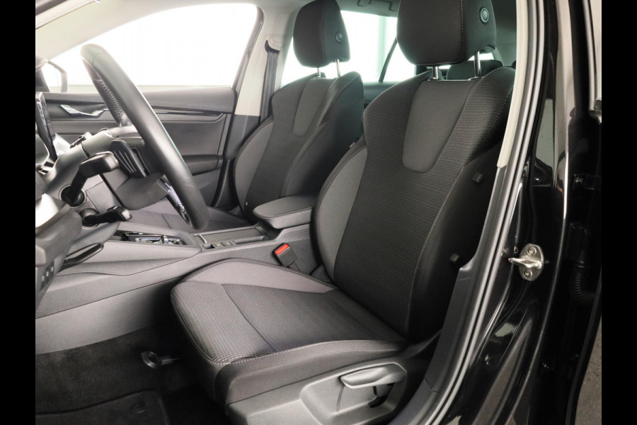 Škoda Octavia Combi 1.4 TSI iV PHEV Business Edition 204 pk Automaat (DSG) | Verlengde garantie | Navigatie | Trekhaak (wegklapbaar) | Parkeersensoren | Adaptieve cruise control | Stoelverwarming |