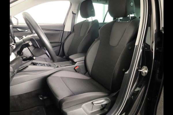 Škoda Octavia Combi 1.4 TSI iV PHEV Business Edition 204 pk Automaat (DSG) | Verlengde garantie | Navigatie | Trekhaak (wegklapbaar) | Parkeersensoren | Adaptieve cruise control | Stoelverwarming |