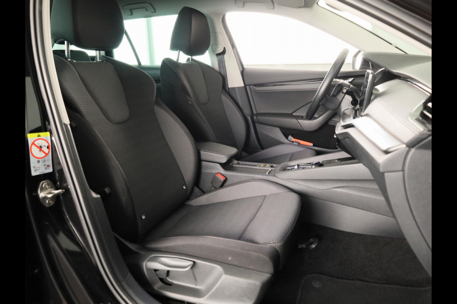 Škoda Octavia Combi 1.4 TSI iV PHEV Business Edition 204 pk Automaat (DSG) | Verlengde garantie | Navigatie | Trekhaak (wegklapbaar) | Parkeersensoren | Adaptieve cruise control | Stoelverwarming |