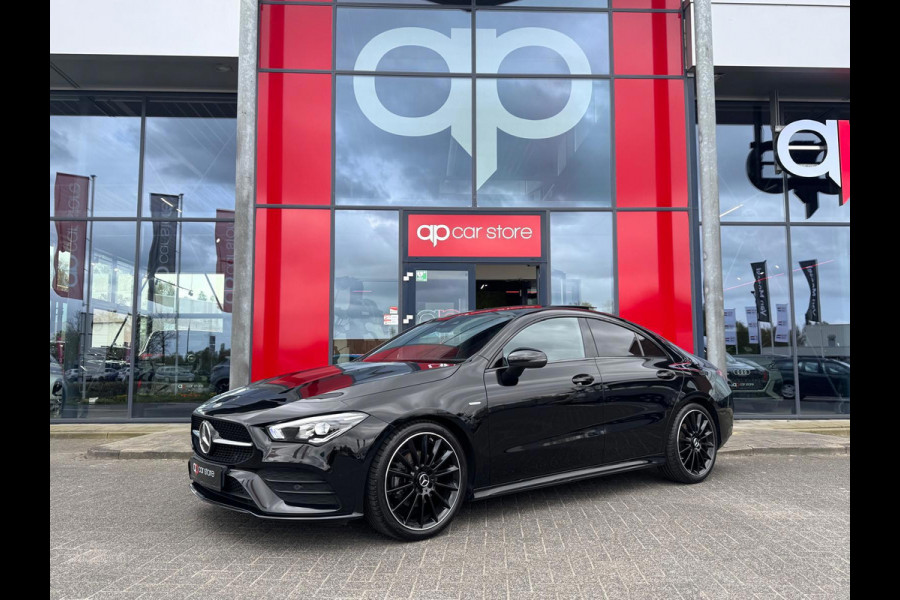 Mercedes-Benz CLA-Klasse 200 AMG Edition | Panorama | Night Pakket | Camera | Ambient verlichting | BTW