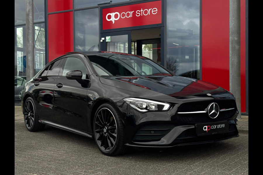 Mercedes-Benz CLA-Klasse 200 AMG Edition | Panorama | Night Pakket | Camera | Ambient verlichting | BTW