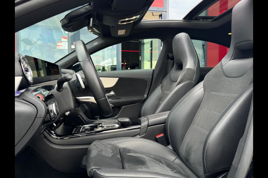 Mercedes-Benz CLA-Klasse 200 AMG Edition | Panorama | Night Pakket | Camera | Ambient verlichting | BTW