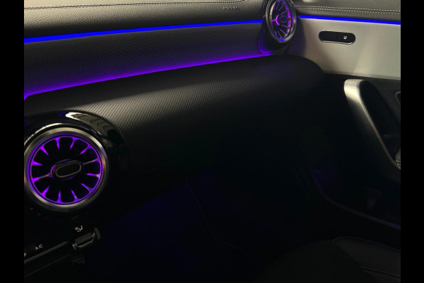 Mercedes-Benz CLA-Klasse 200 AMG Edition | Panorama | Night Pakket | Camera | Ambient verlichting | BTW