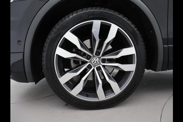 Volkswagen Tiguan Allspace 1.5 TSI DSG R-LINE INTERIEUR + EXTERIEUR | TREKHAAK | PANORAMA | VIRTUAL | DYNAUDIO | ACC