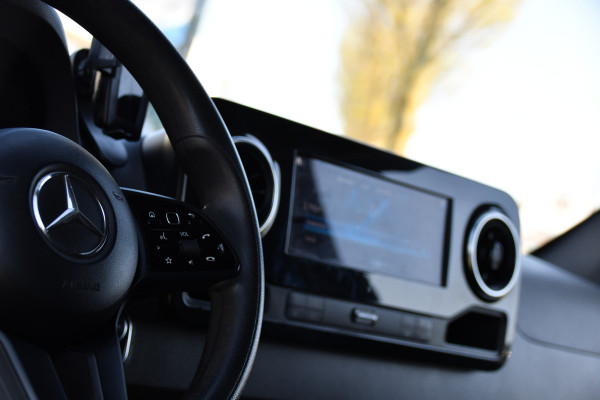Mercedes-Benz Sprinter 316 2.2 CDI L2H2 Black Edition MARGE! Camera, Cruise, Carplay, LED, 10,5'' Mbux, 164pk, Standkachel, Stoelverwarming, Automaat, NAVI, Leder, Uniek!