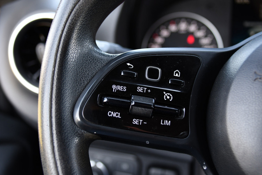 Mercedes-Benz Sprinter 316 2.2 CDI L2H2 Black Edition MARGE! Camera, Cruise, Carplay, LED, 10,5'' Mbux, 164pk, Standkachel, Stoelverwarming, Automaat, NAVI, Leder, Uniek!