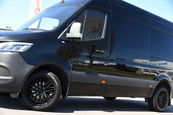 Mercedes-Benz Sprinter 316 2.2 CDI L2H2 Black Edition MARGE! Camera, Cruise, Carplay, LED, 10,5'' Mbux, 164pk, Standkachel, Stoelverwarming, Automaat, NAVI, Leder, Uniek!