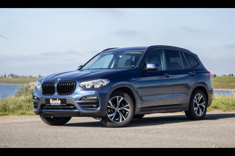 BMW X3 xDrive30e Executive BLACK LINE / PANORAMA DAK / CARPLAY / LEER / STOELVERWARMING / CAMERA
