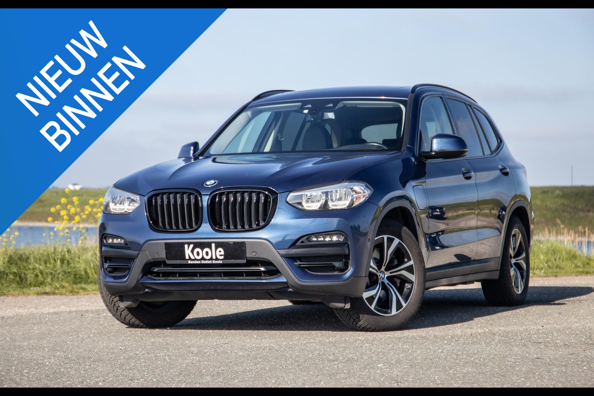 BMW X3 xDrive30e Executive BLACK LINE / PANORAMA DAK / CARPLAY / LEER / STOELVERWARMING / CAMERA