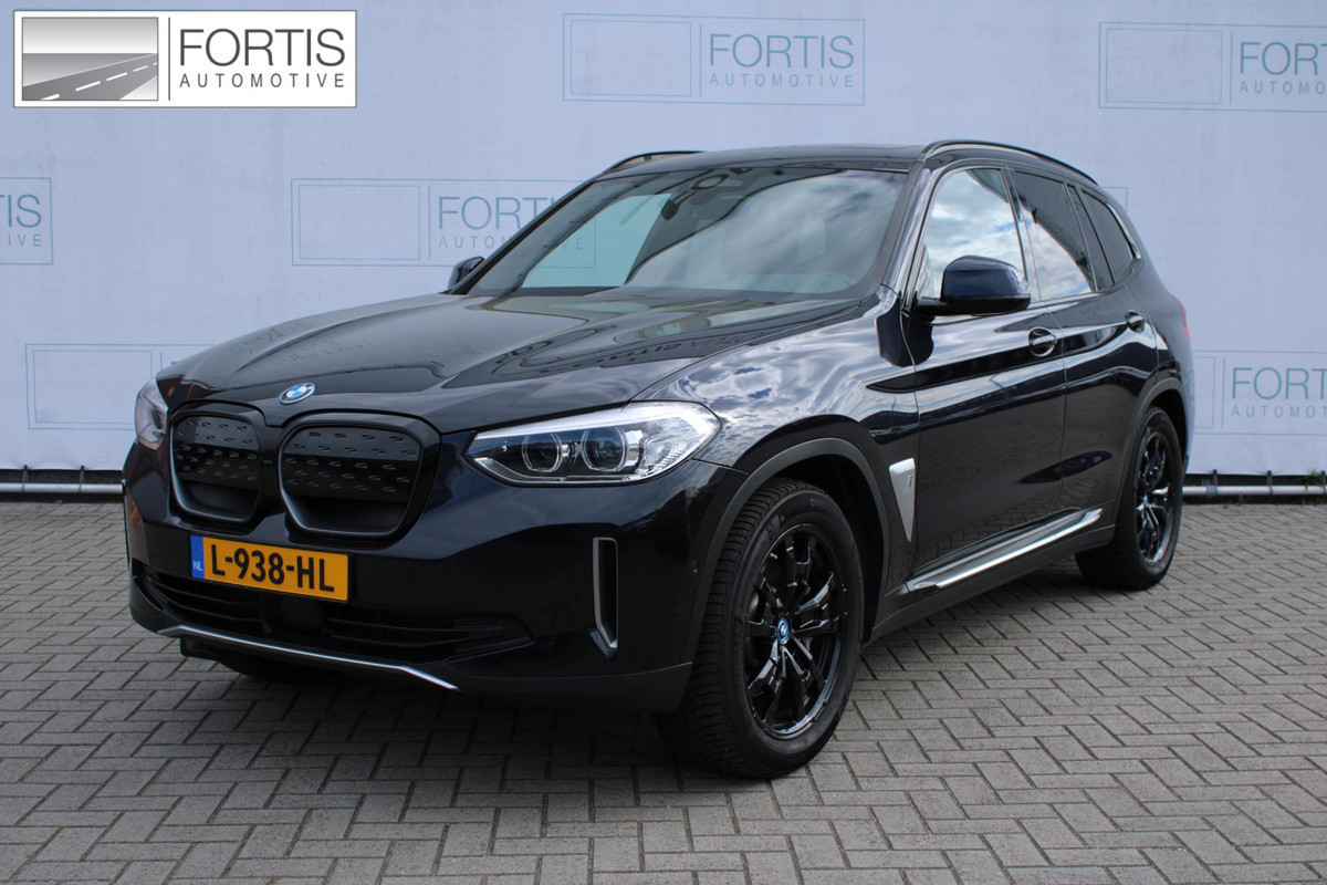 BMW iX3 Executive 80 kWh NL-AUTO SHADOW LINE | PANODAK | LEDER