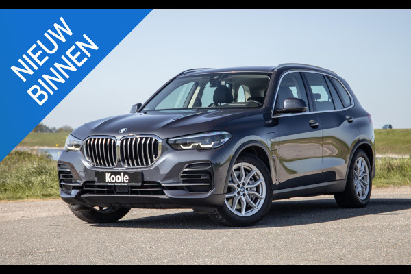 BMW X5 xDrive45e Executive CARPLAY / CAMERA / DEALER ONDERHOUDEN / ZWART LEER / STOELVERWARMING