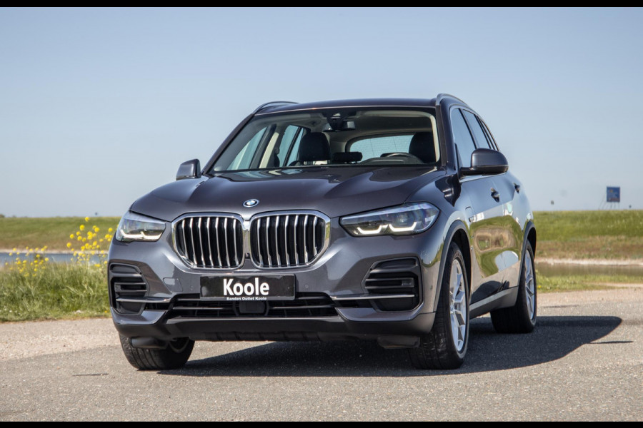 BMW X5 xDrive45e Executive CARPLAY / CAMERA / DEALER ONDERHOUDEN / ZWART LEER / STOELVERWARMING