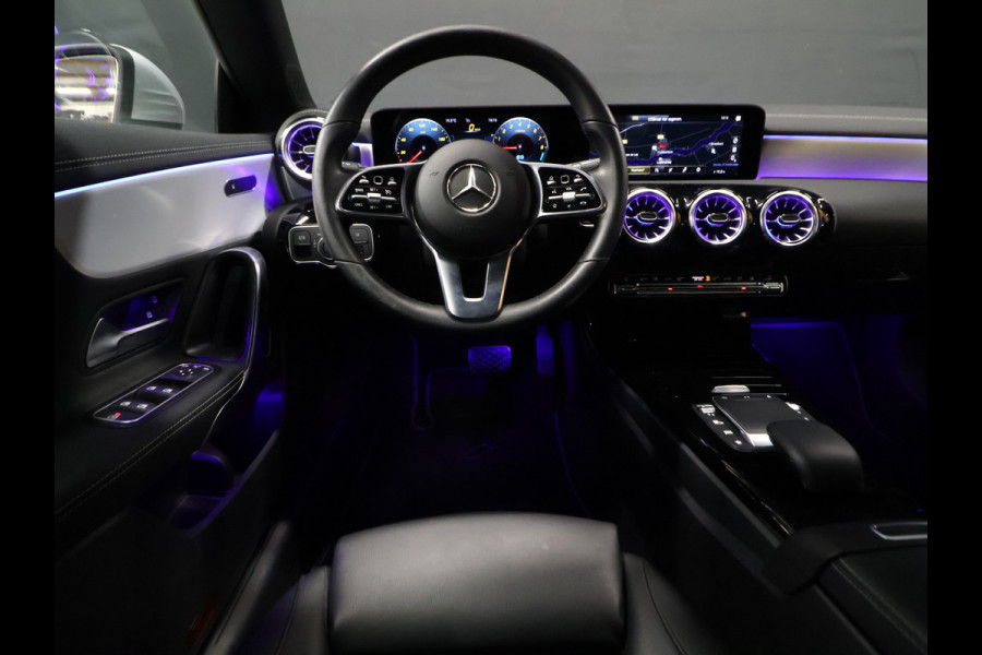Mercedes-Benz CLA-Klasse 250 e Luxury Line [SCHUIFKANTELDAK, APPLE CARPLAY, ANDROID, VOL LEDER, STOELVERWARMING, CAMERA, PDC 360, CRUISE, CLIMATE, NIEUWSTAAT]