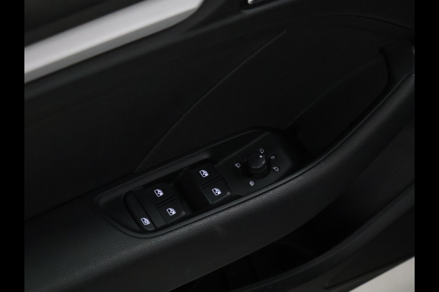 Audi A3 Limousine 35 TFSI CoD Pro Line [SCHUIFKANTELDAK, STOELVERWARMING, CAMERA, PDC V+A, VOL LEDER, CRUISE, BLUETOOTH, CLIMATE, NIEUWSTAAT]