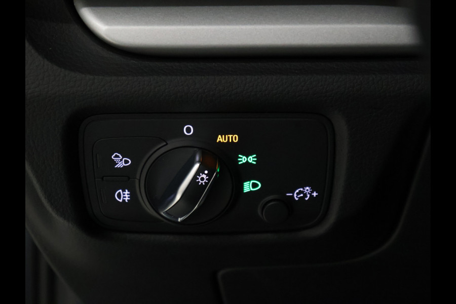 Audi A3 Limousine 35 TFSI CoD Pro Line [SCHUIFKANTELDAK, STOELVERWARMING, CAMERA, PDC V+A, VOL LEDER, CRUISE, BLUETOOTH, CLIMATE, NIEUWSTAAT]