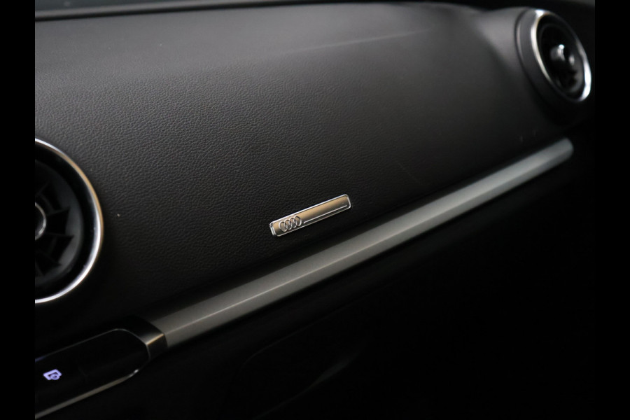 Audi A3 Limousine 35 TFSI CoD Pro Line [SCHUIFKANTELDAK, STOELVERWARMING, CAMERA, PDC V+A, VOL LEDER, CRUISE, BLUETOOTH, CLIMATE, NIEUWSTAAT]