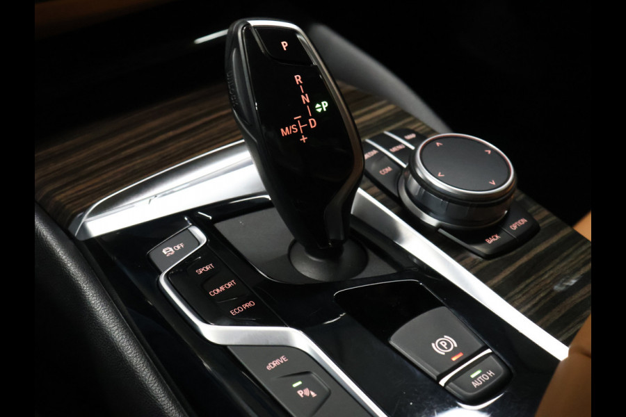 BMW 5 Serie 530e iPerformance High Executive Edition [HEAD-UP, STOELVENTILATIE, MEMORY SEATS, STOELVERWARMING V+A, CAMERA, PDC 360, VOL LEDER, CRUISE, BLUETOOTH, CLIMATE, NIEUWSTAAT]