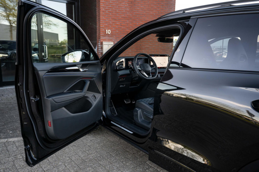 Volkswagen Tiguan 1.5 eHybrid R-Line Edition Black Style H/K Massage