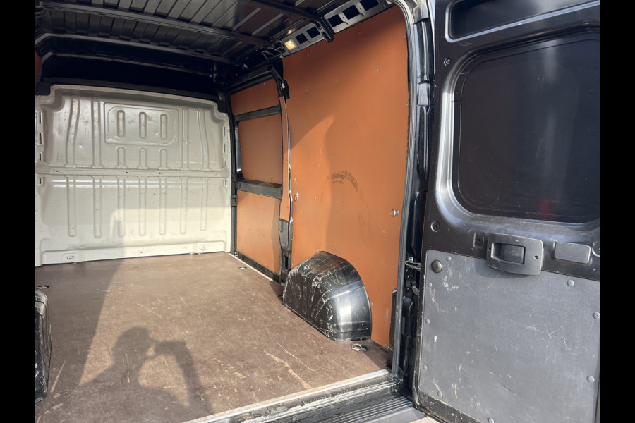Peugeot Boxer 35 2.2 HDi 165 L2H2 Edition