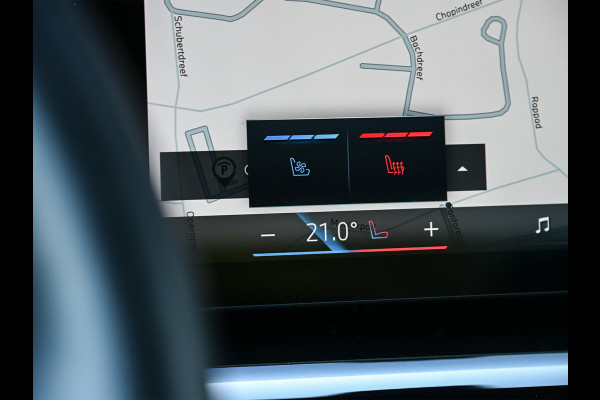 BMW 5 Serie 520i M sport | Iconic glow | M-Sport brake | NL-Auto | Shadowline lights | Panorama dak | Comfort seats | Adaptive led | Driving assistant prof. | Harman/kardon | Comfort Pack