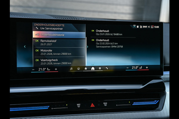 BMW 5 Serie 520i M sport | Iconic glow | M-Sport brake | NL-Auto | Shadowline lights | Panorama dak | Comfort seats | Adaptive led | Driving assistant prof. | Harman/kardon | Comfort Pack