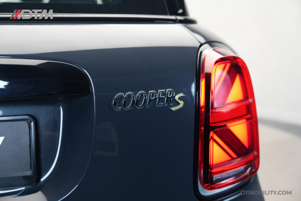 MINI Countryman Mini 2.0 Cooper S E ALL4 Northwood Edition | Panoramadak | Camera | Leder | Head-Up Display |