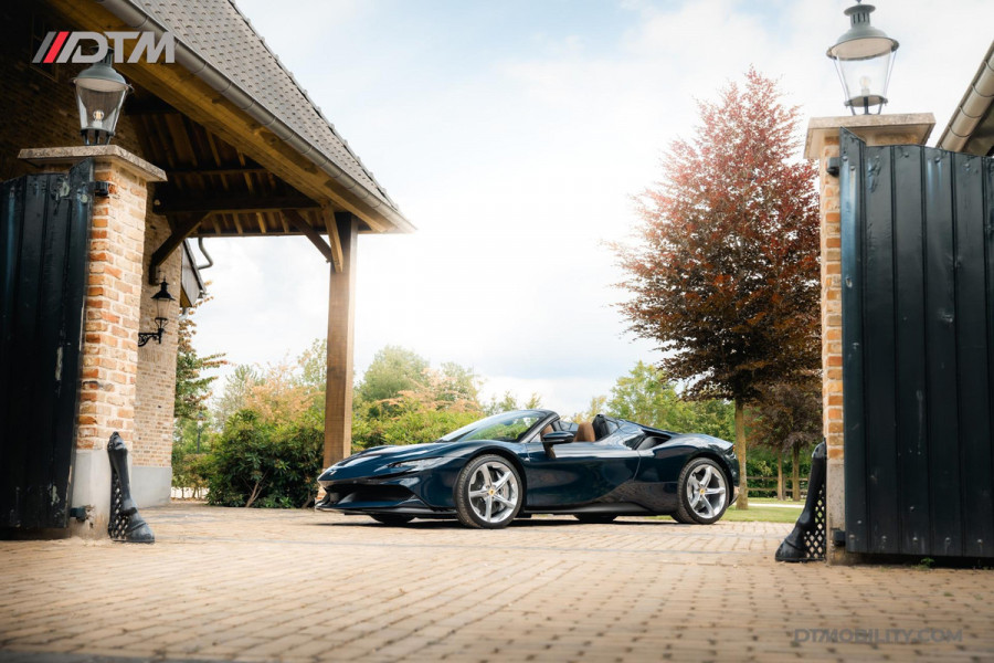 Ferrari SF90 Spider 4.0 V8 | Blu Pozzi | Daytona Seats Cioccolato |