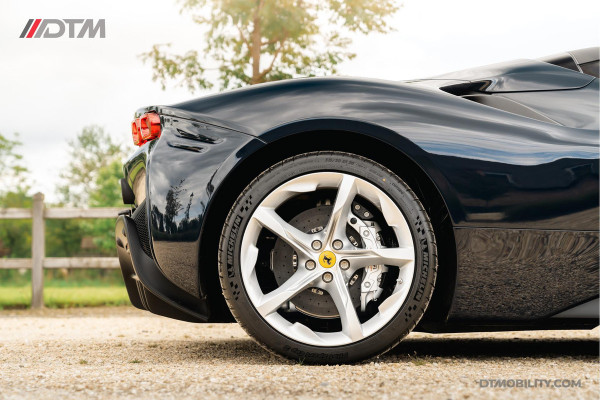 Ferrari SF90 Spider 4.0 V8 | Blu Pozzi | Daytona Seats Cioccolato |