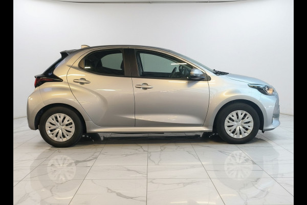 Mazda 2 Hybrid 1.5 Prime-line uit 2024 Rijklaar + 12 maanden Bovag-garantie Henk Jongen Auto's in Helmond,  al 50 jaar service zoals 't hoort!