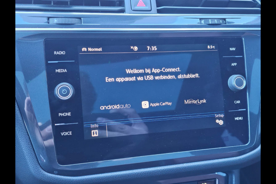 Volkswagen Tiguan Allspace 1.5 TSI Highline Business R-line 7p. | LED | Pano | Trekhaak | Leder | Stoelverwarming | Camera | ACC | App-connect | All-seasons | Vol |