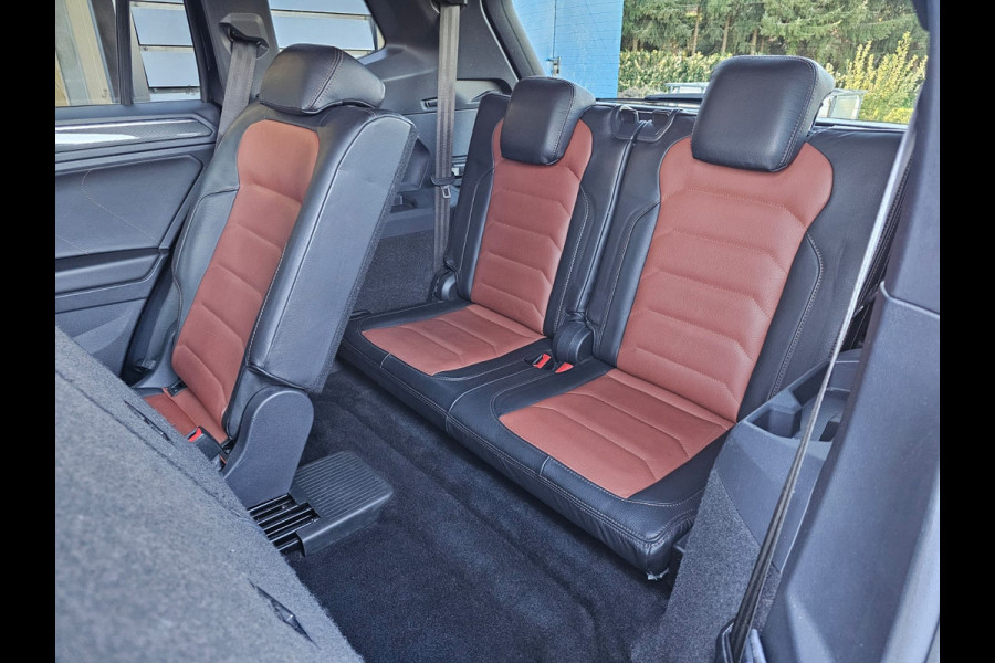 Volkswagen Tiguan Allspace 1.5 TSI Highline Business R-line 7p. | LED | Pano | Trekhaak | Leder | Stoelverwarming | Camera | ACC | App-connect | All-seasons | Vol |