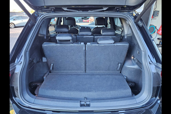 Volkswagen Tiguan Allspace 1.5 TSI Highline Business R-line 7p. | LED | Pano | Trekhaak | Leder | Stoelverwarming | Camera | ACC | App-connect | All-seasons | Vol |