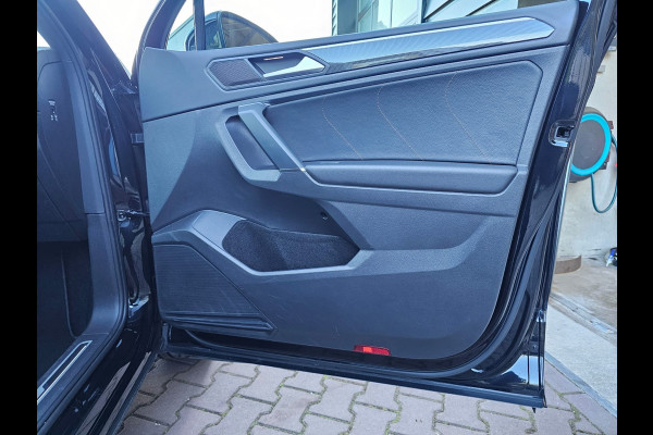Volkswagen Tiguan Allspace 1.5 TSI Highline Business R-line 7p. | LED | Pano | Trekhaak | Leder | Stoelverwarming | Camera | ACC | App-connect | All-seasons | Vol |
