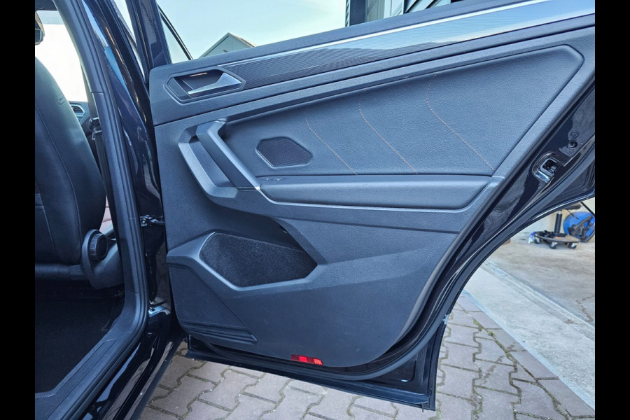 Volkswagen Tiguan Allspace 1.5 TSI Highline Business R-line 7p. | LED | Pano | Trekhaak | Leder | Stoelverwarming | Camera | ACC | App-connect | All-seasons | Vol |