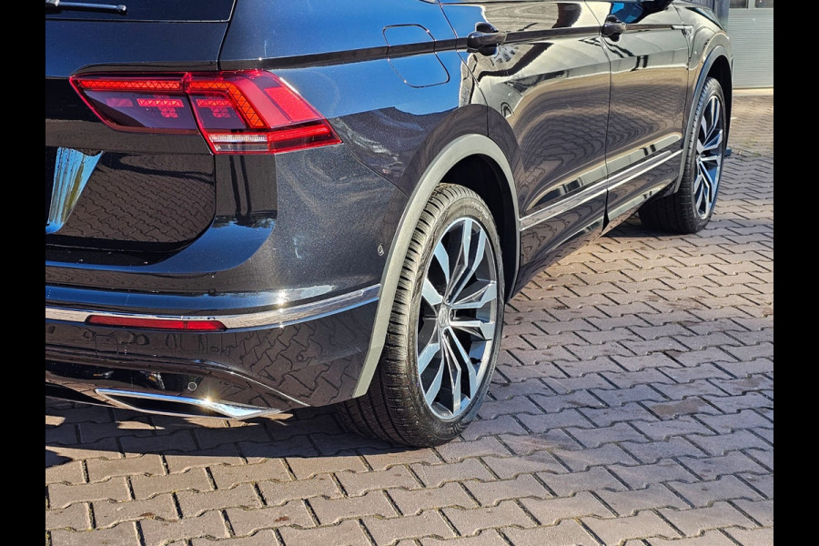 Volkswagen Tiguan Allspace 1.5 TSI Highline Business R-line 7p. | LED | Pano | Trekhaak | Leder | Stoelverwarming | Camera | ACC | App-connect | All-seasons | Vol |