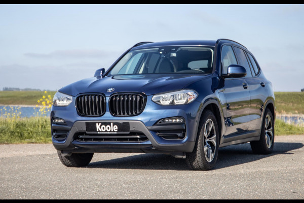 BMW X3 xDrive30e Executive BLACK LINE / PANORAMA DAK / CARPLAY / LEER / STOELVERWARMING / CAMERA
