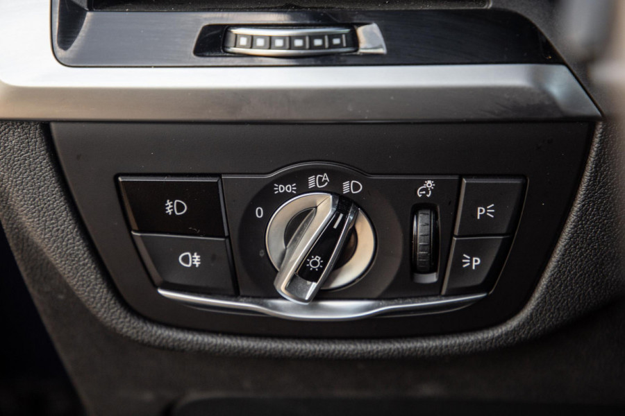 BMW X3 xDrive30e Executive BLACK LINE / PANORAMA DAK / CARPLAY / LEER / STOELVERWARMING / CAMERA
