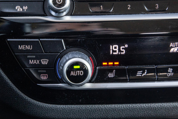 BMW X3 xDrive30e Executive BLACK LINE / PANORAMA DAK / CARPLAY / LEER / STOELVERWARMING / CAMERA