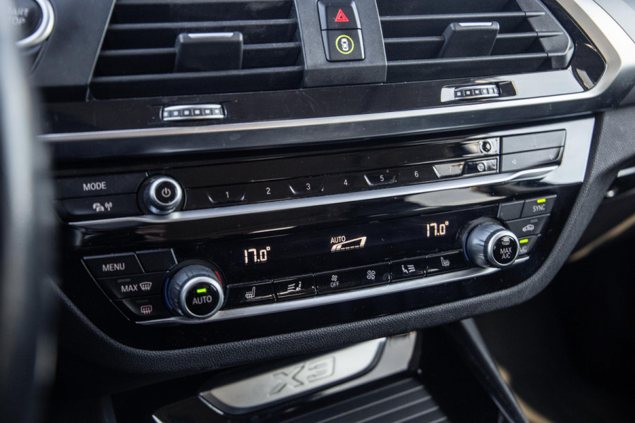 BMW X3 xDrive30e Executive BLACK LINE / PANORAMA DAK / CARPLAY / LEER / STOELVERWARMING / CAMERA