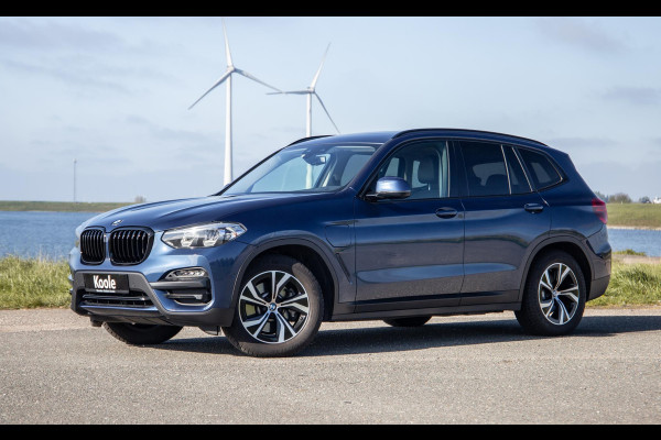 BMW X3 xDrive30e Executive BLACK LINE / PANORAMA DAK / CARPLAY / LEER / STOELVERWARMING / CAMERA