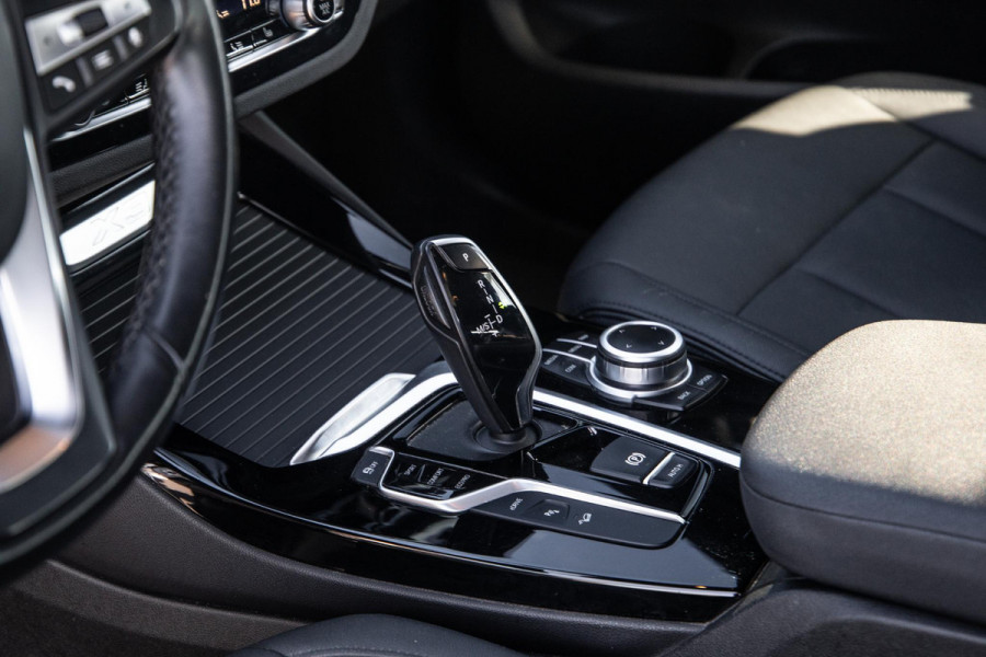 BMW X3 xDrive30e Executive CARPLAY / STOELVERWARMING / DEALER ONDERHOUDEN / LEER