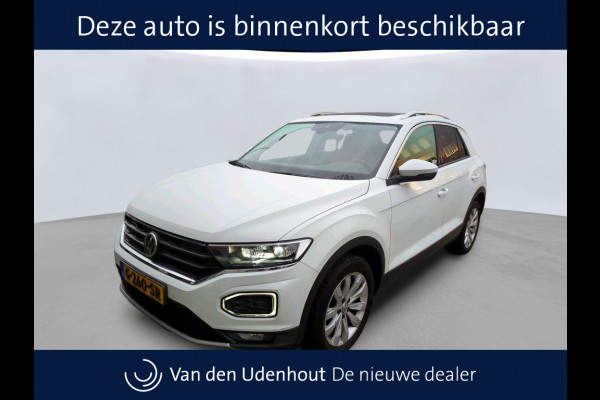 Volkswagen T-Roc 1.0 TSI Style | Trekhaak | Panorama | Full-LED | Navi