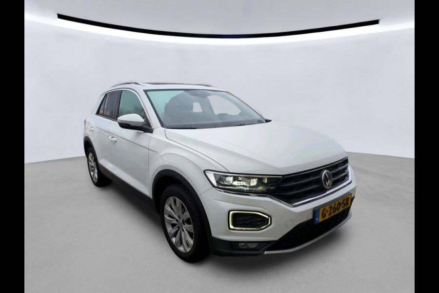 Volkswagen T-Roc 1.0 TSI Style | Trekhaak | Panorama | Full-LED | Navi