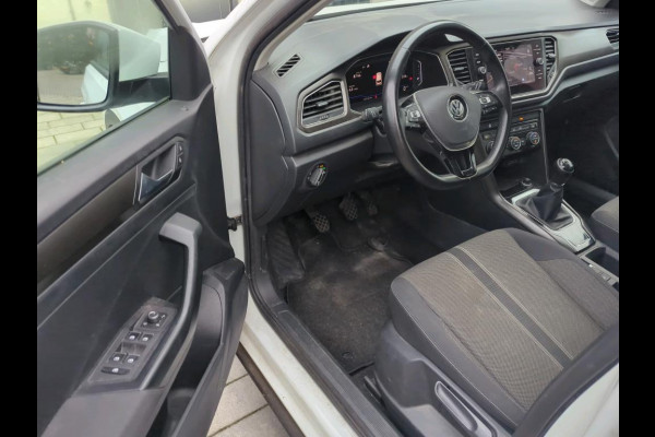 Volkswagen T-Roc 1.0 TSI Style | Trekhaak | Panorama | Full-LED | Navi