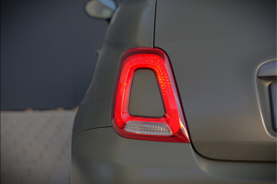 Fiat 500 0.9 TwinAir Turbo Sport | Mat Groen | Apple Carplay | Parkeersensoren | Navigatie | Climate Control | Digitale Tellers | Groot Scherm | Cruise Control | LED
