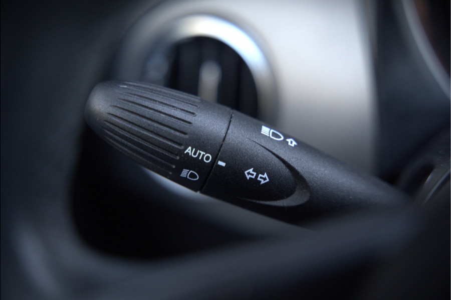 Fiat 500 0.9 TwinAir Turbo Sport | Mat Groen | Apple Carplay | Parkeersensoren | Navigatie | Climate Control | Digitale Tellers | Groot Scherm | Cruise Control | LED